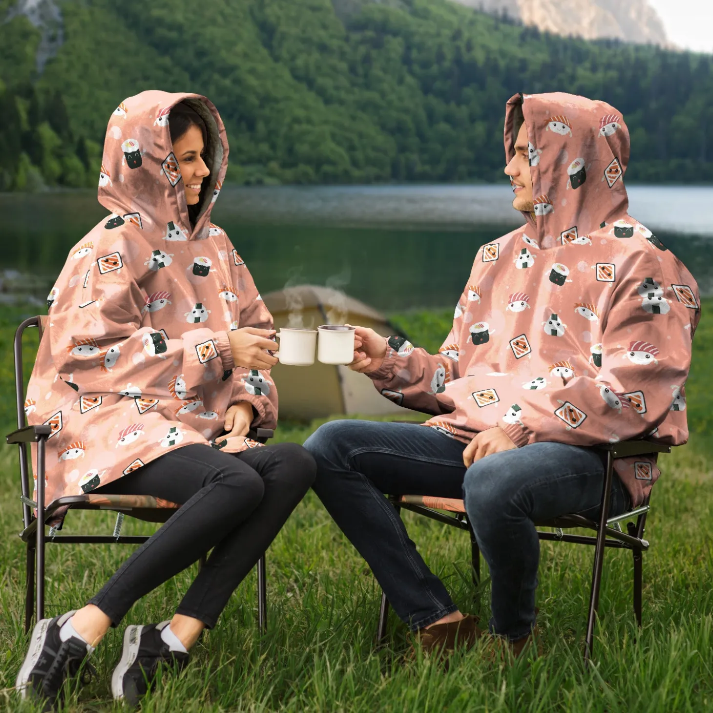 kuscheliger_kapuzenpullov_10-4.webp Kuscheliger Kapuzenpullover – Sushi