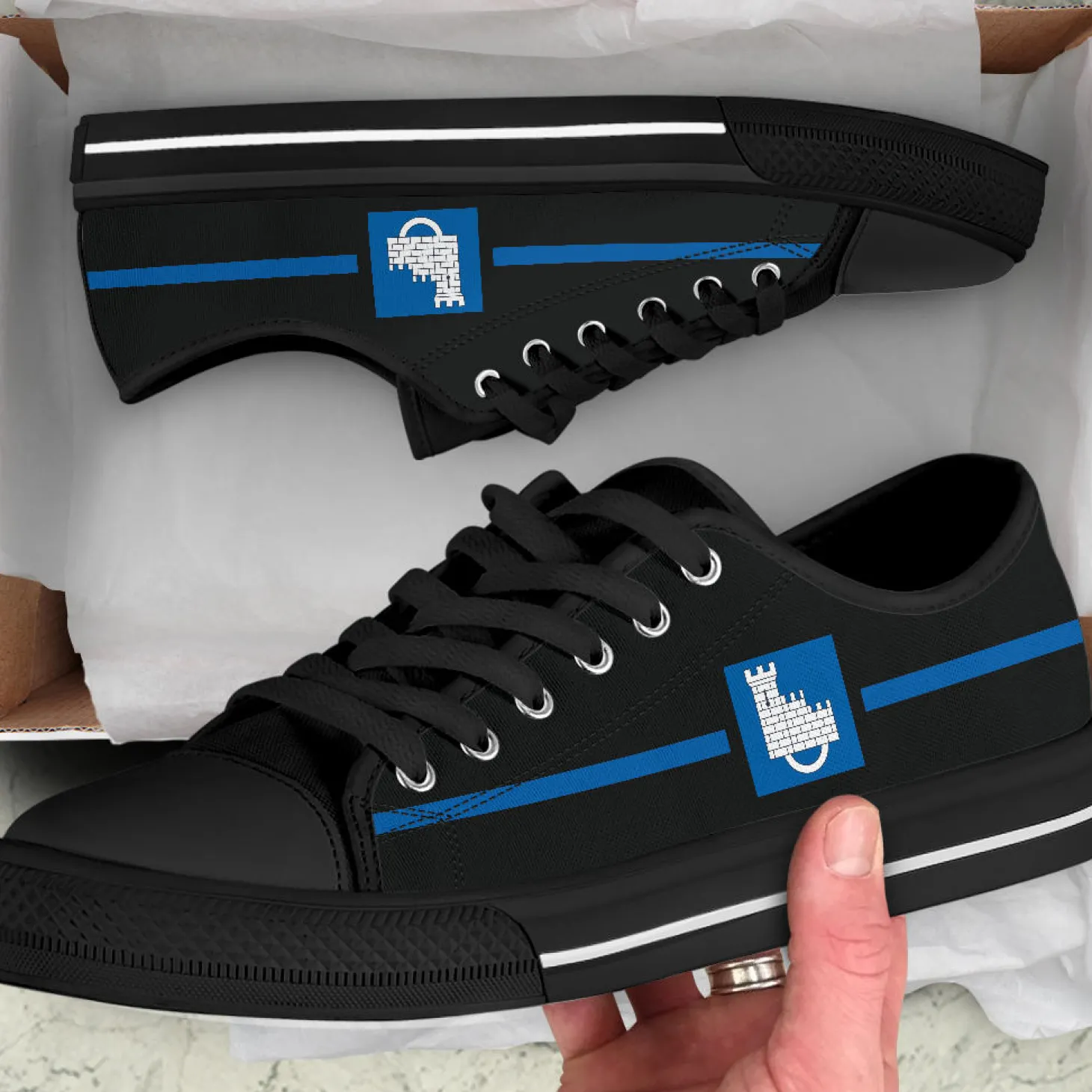 sneakers__saanebezirk__he_4.webp Sneakers - Saanebezirk - Herrengrößen