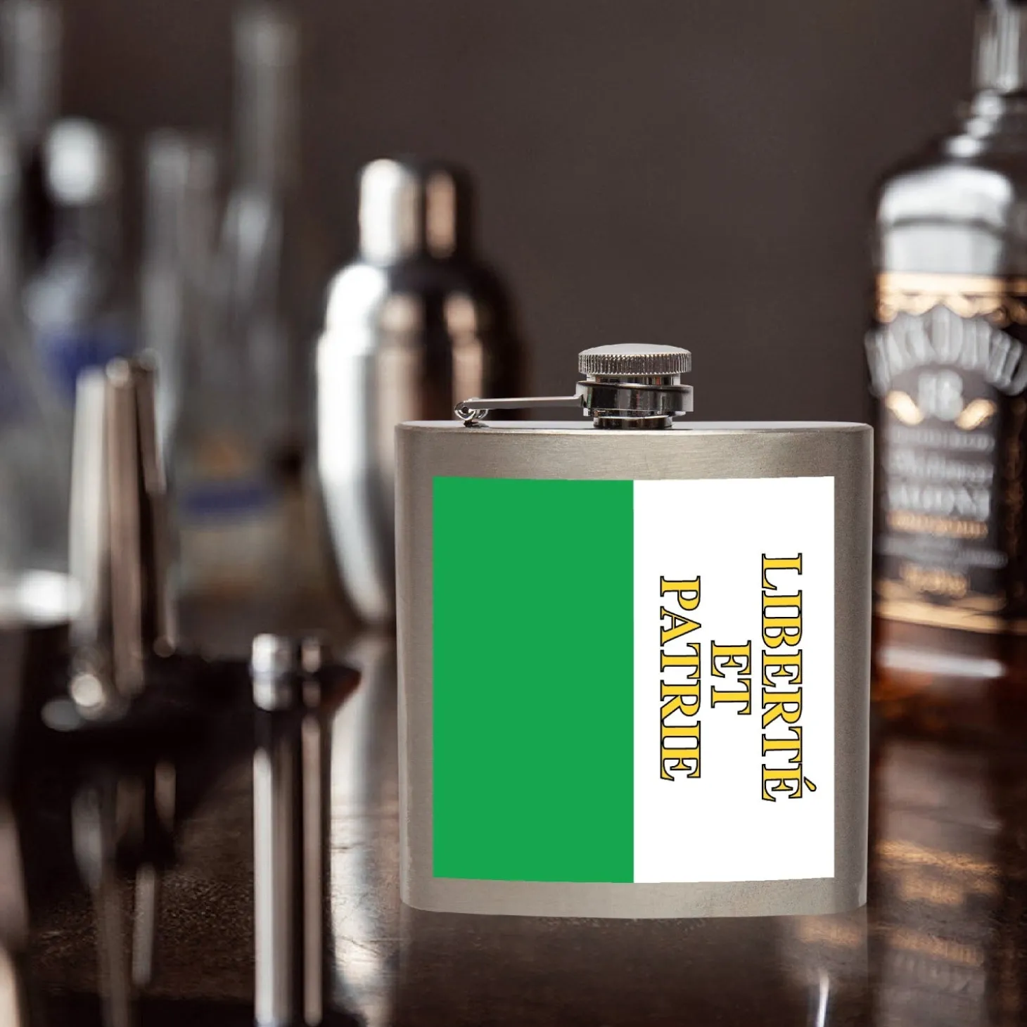 waadtlnder_taschenflasche_2.webp Waadtländer Taschenflasche aus Edelstahl