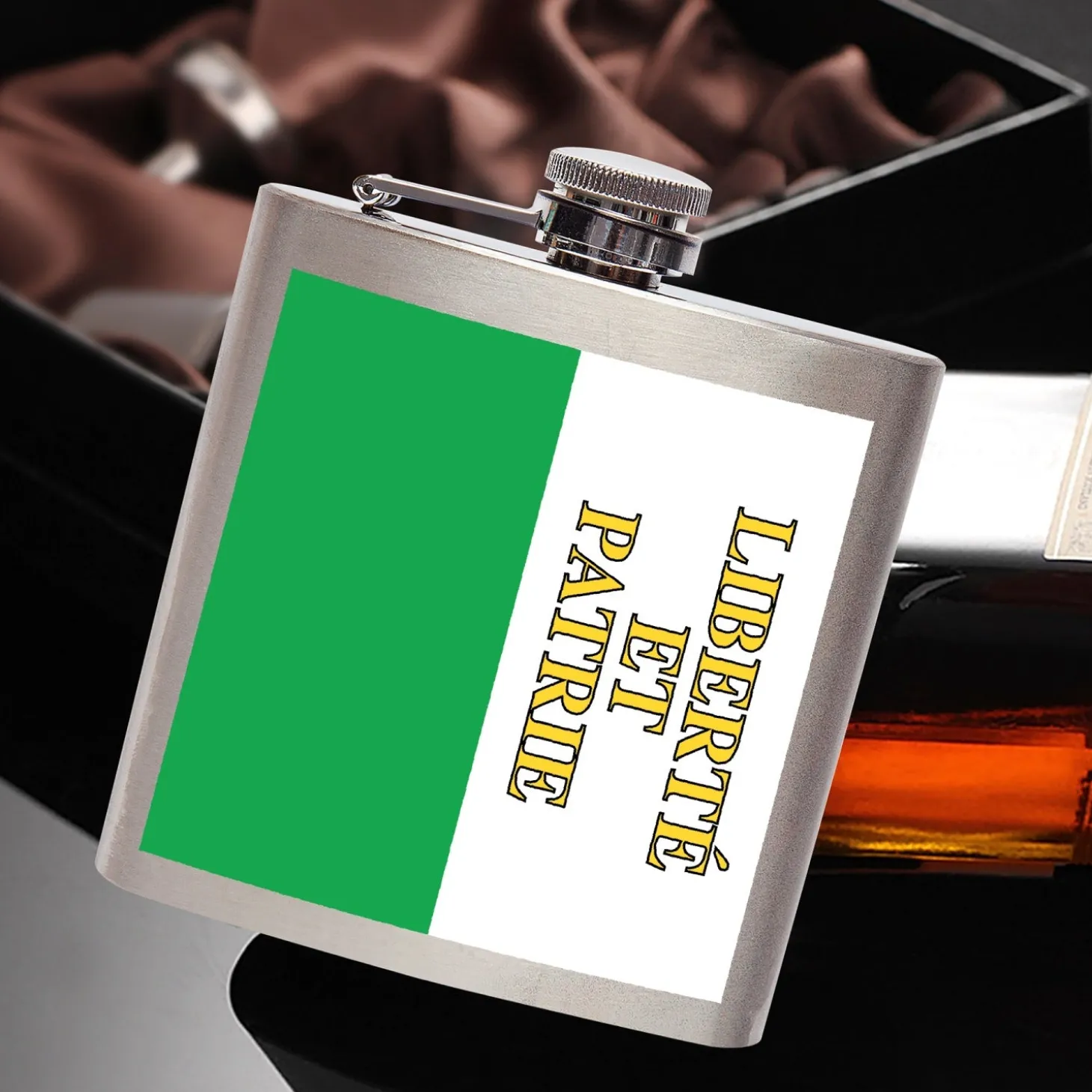 waadtlnder_taschenflasche_3.webp Waadtländer Taschenflasche aus Edelstahl